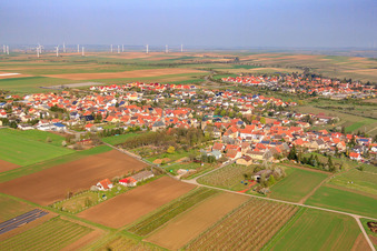 Ortsansicht von Südosten in Ober-Flörsheim im Bundesland Rheinland-Pfalz, Deutschland