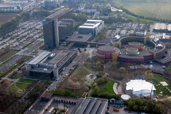 ZDF im Ortsteil Lerchenberg in Mainz im Bundesland Rheinland-Pfalz, Deutschland aus der Drohnenperspektive