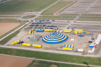 Luftbild von Mainz Süd, Zirkus im Ortsteil Hechtsheim im Bundesland Rheinland-Pfalz, Deutschland