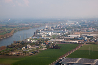 Worms, Industriegebiet Nord am Rhein im Bundesland Rheinland-Pfalz, Deutschland aus der Luft