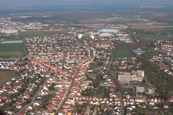 Luftaufnahme von Ortsteil Horchheim in Worms im Bundesland Rheinland-Pfalz, Deutschland