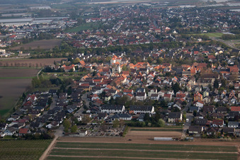 Luftaufnahme von Ortsteil Schauernheim in Dannstadt-Schauernheim im Bundesland Rheinland-Pfalz, Deutschland