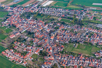 Luftaufnahme von Gäustr im Ortsteil Geinsheim in Neustadt an der Weinstraße im Bundesland Rheinland-Pfalz, Deutschland