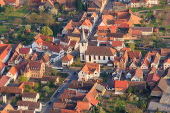 Luftbild von Kirche in Ottersheim bei Landau im Bundesland Rheinland-Pfalz, Deutschland