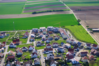 Am Höhenweg aus Osten in Kandel im Bundesland Rheinland-Pfalz, Deutschland