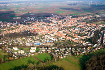 Herxheim von Südwesten in Herxheim bei Landau im Bundesland Rheinland-Pfalz, Deutschland
