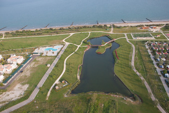 Caorle im Bundesland Metropolitanstadt Venedig, Italien aus der Drohnenperspektive
