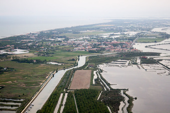 Schrägluftbild von Cavallino im Bundesland Venetien, Italien