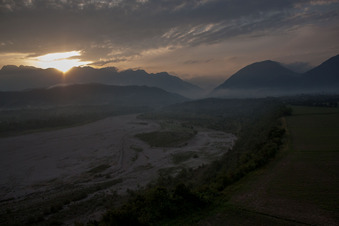 TagliamentO in Solimbergo im Bundesland Friaul-Julisch Venetien, Italien von oben