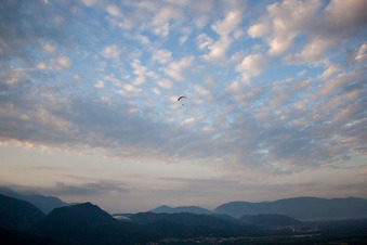 Maniago im Bundesland Pordenone, Italien von oben