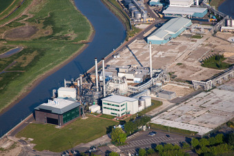 Gebäude und Produktionshallen auf dem Werksgelände des Chemieproduzenten Pfizer Ltd in Sandwich in England, Vereinigtes Königreich