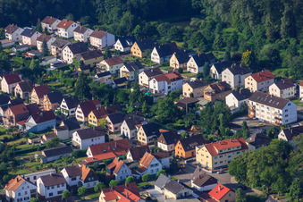 Waldstr in Kandel im Bundesland Rheinland-Pfalz, Deutschland von einer Drohne aus
