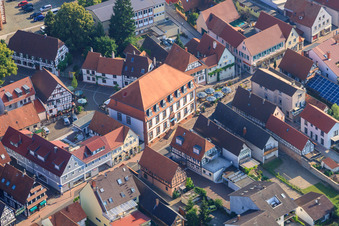 Hauptstraße Rathaus in Kandel im Bundesland Rheinland-Pfalz, Deutschland