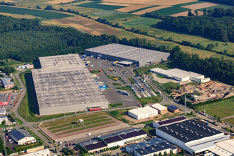 Luftaufnahme von Industriegebiet Horst, Zufall Logistikcenter im Ortsteil Minderslachen in Kandel im Bundesland Rheinland-Pfalz, Deutschland