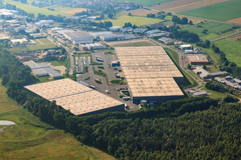 Industriegebiet Horst, Zufall Logistikcenter im Ortsteil Minderslachen in Kandel im Bundesland Rheinland-Pfalz, Deutschland von einer Drohne aus