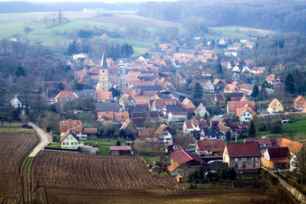 Dorfansicht in Drachenbronn-Birlenbach im Bundesland Bas-Rhin, Frankreich