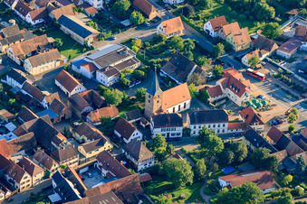Luftbild von Evang. Kirche in Oberotterbach im Bundesland Rheinland-Pfalz, Deutschland
