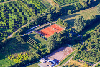 Luftbild von Tennisklub TCO Oberotterbach und SV Oberotterbach 1950 e.V in Dörrenbach im Bundesland Rheinland-Pfalz, Deutschland