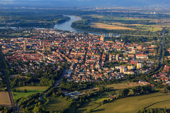 Luftaufnahme von Stadtübersicht bis zum Rhein aus Südwesten in Speyer im Bundesland Rheinland-Pfalz, Deutschland