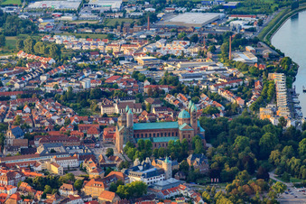 Domplatz und Hafenstr in Speyer im Bundesland Rheinland-Pfalz, Deutschland