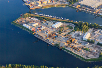 Dyckerhoff Beton GmbH & Co. KG im Hafen Germersheim im Bundesland Rheinland-Pfalz, Deutschland