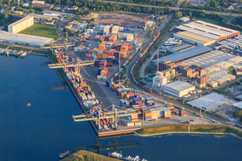 DP World Intermodal GmbH im Hafen Germersheim im Bundesland Rheinland-Pfalz, Deutschland