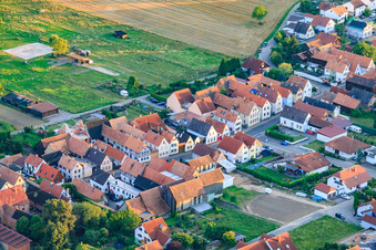 Hauptstr in Herxheimweyher im Bundesland Rheinland-Pfalz, Deutschland aus der Luft