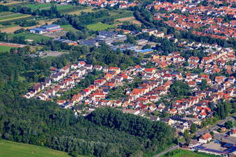 Siedlung Gartenstadt von Südosten in Kandel im Bundesland Rheinland-Pfalz, Deutschland
