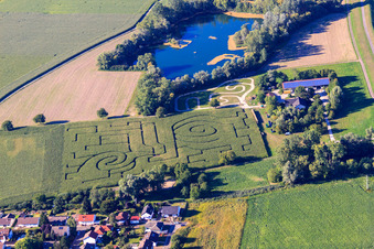 Seehof (Maislabyrinth) in Leimersheim im Bundesland Rheinland-Pfalz, Deutschland aus der Luft