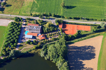 Tennisplatz des TC 1983 e.V. Leimersheim im Bundesland Rheinland-Pfalz, Deutschland