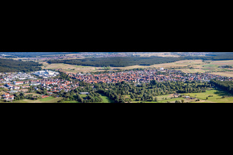 Stadtpanorama aus Westen im Ortsteil Graben in Graben-Neudorf im Bundesland Baden-Württemberg, Deutschland