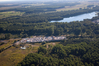 Graben-Neudorf, Fa. Gartenkies, Badische Terrazzo Handelsgesellschaft mbH Huttenheimer Landstraße 2-6 im Bundesland Baden-Württemberg, Deutschland von der Drohne aus gesehen