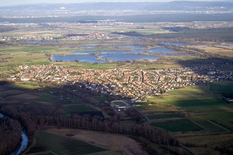 Oberhausen von Südwesten in Oberhausen-Rheinhausen im Bundesland Baden-Württemberg, Deutschland