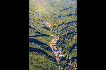 Kanzelbachtal von Westen mit Heinrich Kling Mälzerei GmbH & Co. KG in Schriesheim im Bundesland Baden-Württemberg, Deutschland