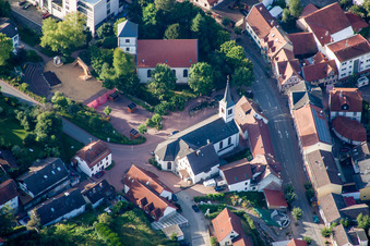 Kirchengebäude der Evangelische Kirche und von tius in Wald-Michelbach im Bundesland Hessen, Deutschland