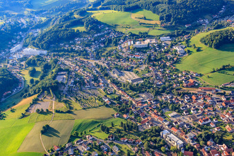 Luftbild von Ortsansicht im Odenwald von Nordwesten in Wald-Michelbach im Bundesland Hessen, Deutschland