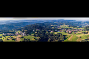 Panorama Perspektive der Wald und Berglandschaft des Odenwald im Ortsteil Siedelsbrunn in Wald-Michelbach im Bundesland Hessen, Deutschland