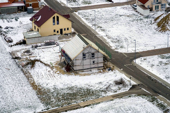 Neubaugebiet NO im Winter bei Schnee im Ortsteil Schaidt in Wörth am Rhein im Bundesland Rheinland-Pfalz, Deutschland aus der Luft