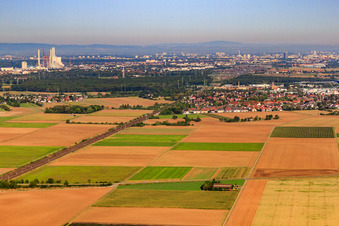 Ortsteil an der Bahnlinie im Ortsteil Friedrichsfeld in Mannheim im Bundesland Baden-Württemberg, Deutschland
