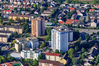 Wohnhochhäußer an der Friedrichsfelder Straße in Schwetzingen im Bundesland Baden-Württemberg, Deutschland