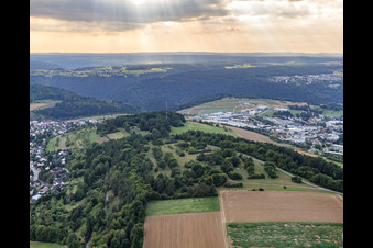 Gewerbegebiet Robert-Bosch-Straße von Osten in Calw im Bundesland Baden-Württemberg, Deutschland