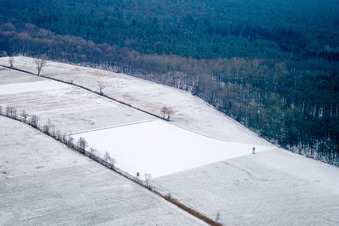 Luftbild von Otterbachtal im Winter bei Schnee im Ortsteil Schaidt in Wörth am Rhein im Bundesland Rheinland-Pfalz, Deutschland