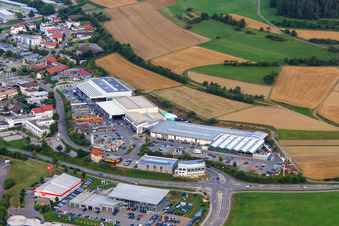 Schrägluftbild von Kömpf Bauzentrum GmbH in Calw im Bundesland Baden-Württemberg, Deutschland