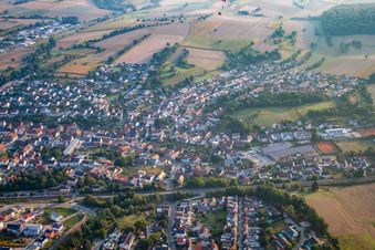 Ortsteil Jöhlingen in Walzbachtal im Bundesland Baden-Württemberg, Deutschland aus der Luft