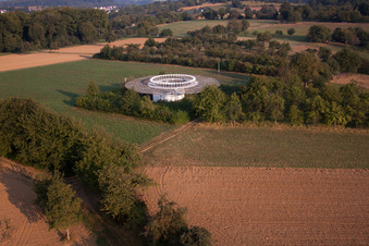Schrägluftbild von Funkfeuer KRH VOR Karlsruhe im Ortsteil Wöschbach in Pfinztal im Bundesland Baden-Württemberg, Deutschland