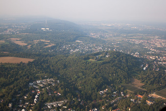 Schrägluftbild von Durlach Turmberg in Karlsruhe im Bundesland Baden-Württemberg, Deutschland