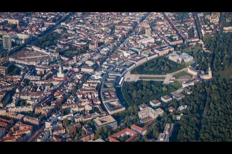 Karlsruhe, Zirkel und Schloss im Ortsteil Innenstadt-West im Bundesland Baden-Württemberg, Deutschland