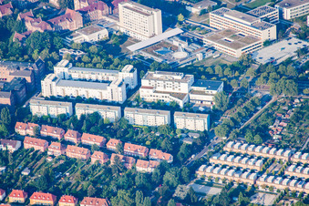 Klinikum im Ortsteil Nordweststadt in Karlsruhe im Bundesland Baden-Württemberg, Deutschland
