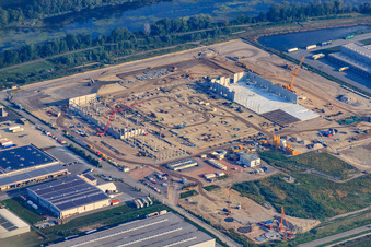 Baustelle für MEG Wörth am Rhein GmbH im Industriegebiet Oberwald im Bundesland Rheinland-Pfalz, Deutschland von oben