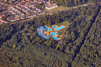Schrägluftbild von Badepark Wörth am Rhein im Bundesland Rheinland-Pfalz, Deutschland